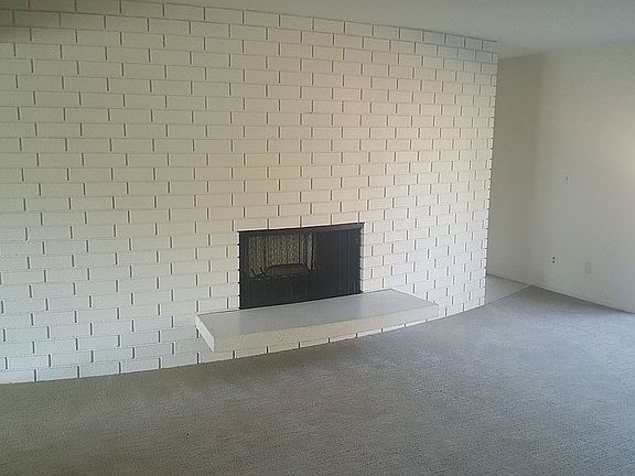 5th image of 4051 Country Club Dr