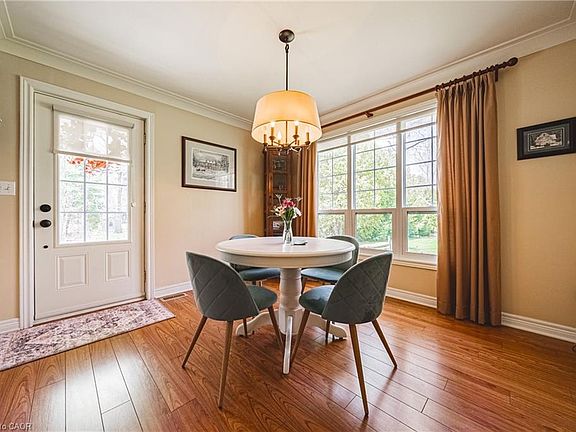 3rd image of 302 Fishers Glen Rd