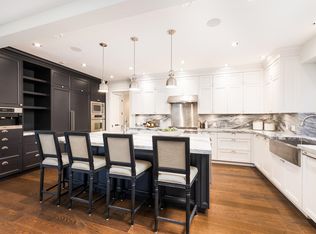 3850 Saint Marys Ave, North Vancouver, BC V7N 1Y1