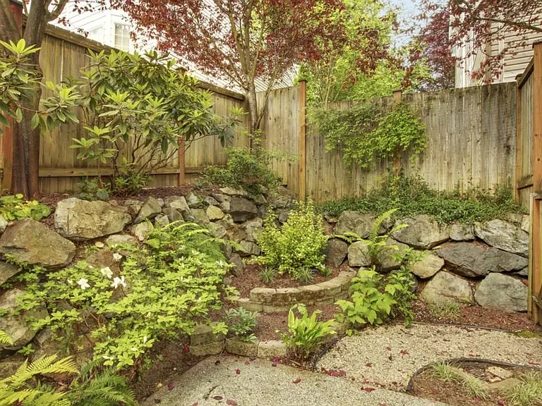 12732 35th Ave NE — Photo 18