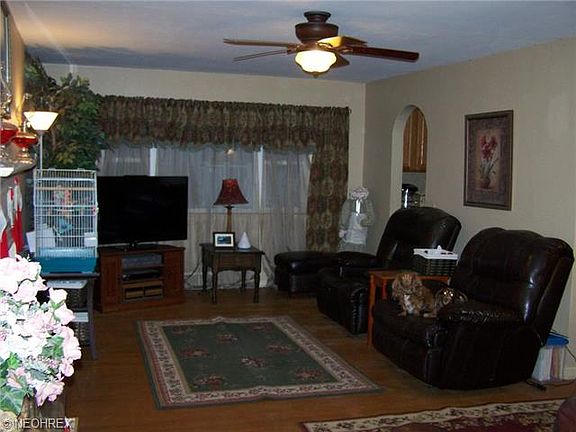 3rd image of 598 Hartzell Dr