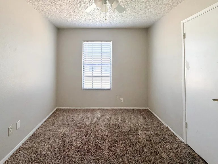 333 Charles St — Photo 13