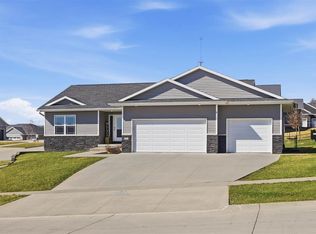 601 Gentry Ln, Tiffin, IA