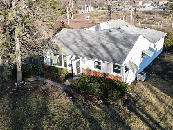 2814 Cardinal Dr, Rolling Meadows, IL 60008