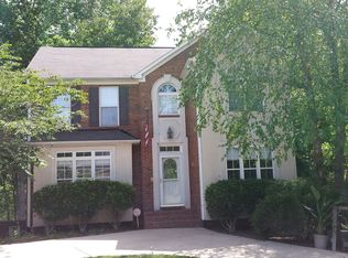 172 Berrys Pond Dr, Duncan, SC 29334