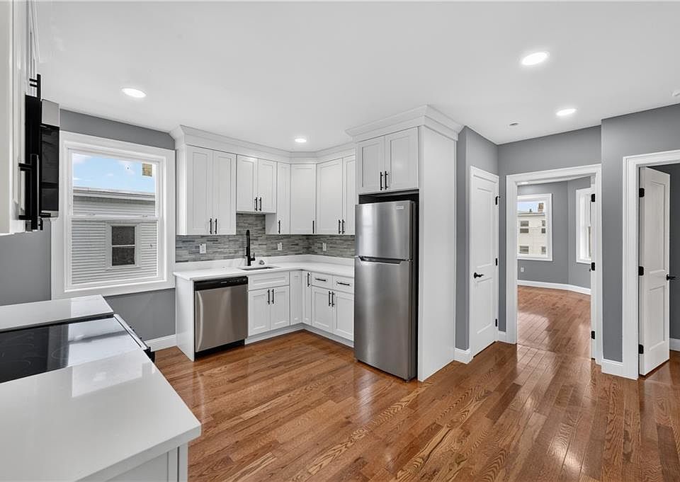 1st image of 100 Knight St #5