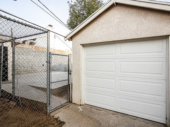 3rd image of 12130 Inez St