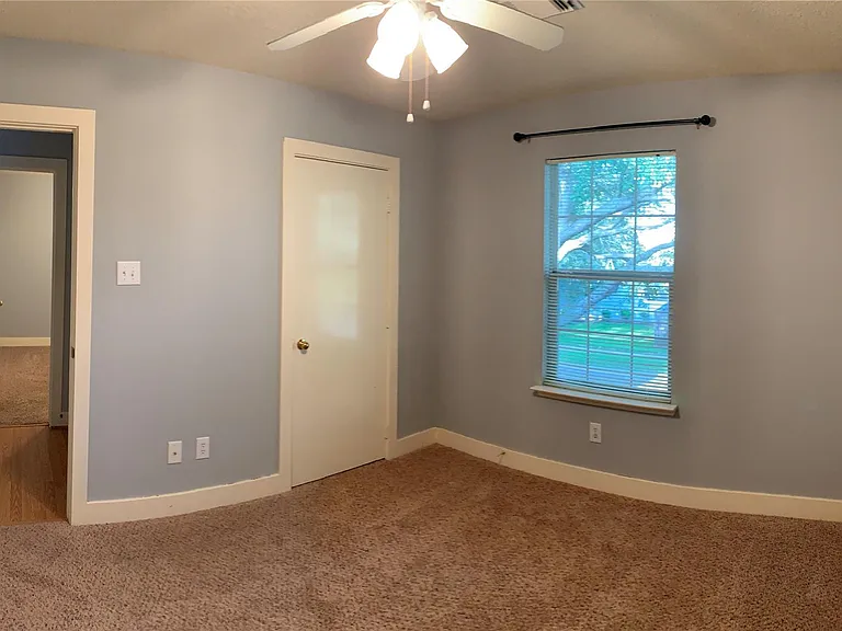 3923 Carriage Park Row — Photo 19
