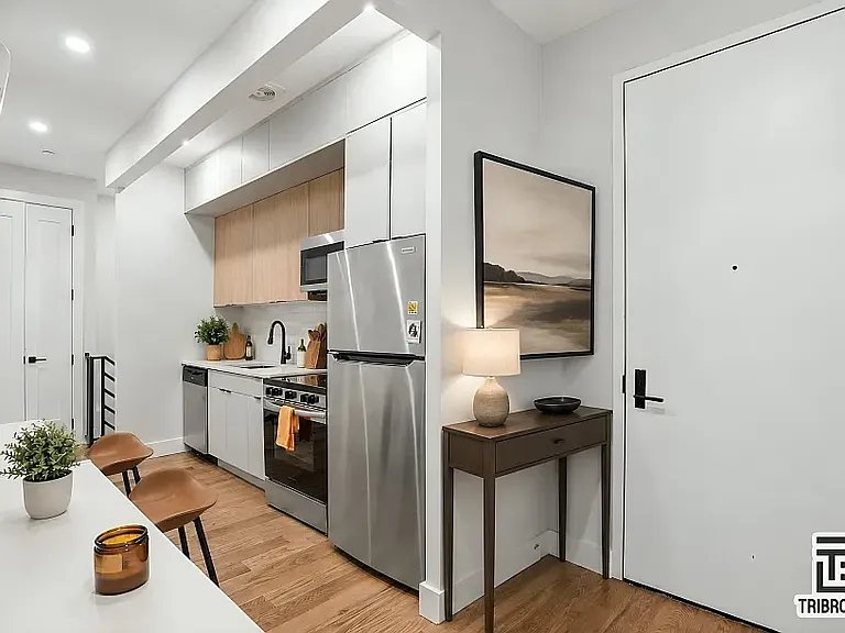 86 Manhattan Ave #1B — Photo 3