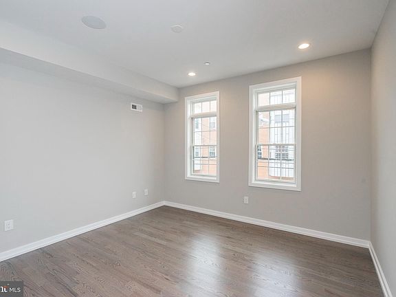 4th image of 1128-30 S 13th St #2F