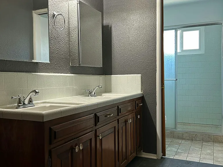 120 W Magnolia Ave — Photo 5