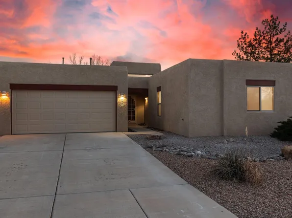 344 La Chamisal Ln NW, Los Ranchos, NM 87107