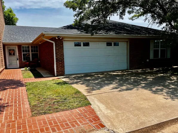 13 Westridge Sq, Plainview, TX 79072