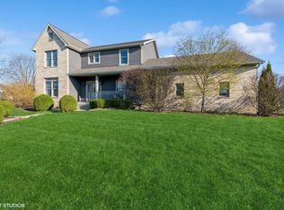 1352 Diamond Blvd, Valparaiso, IN 46385