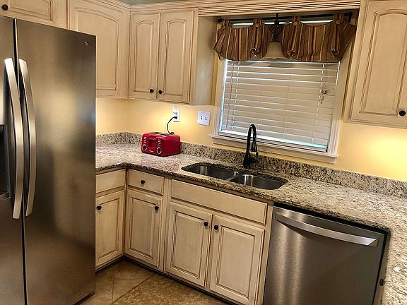 5th image of 2072 Bensonwood Dr