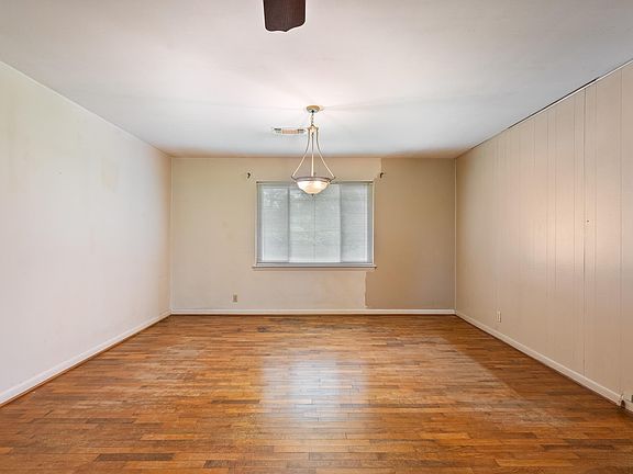 5th image of 33 Jarman Ln