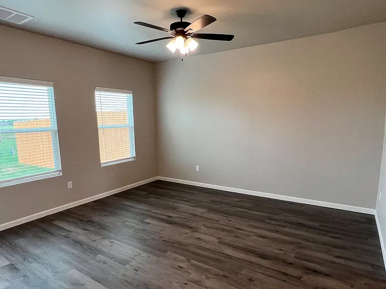 7713 Owen Ln — Photo 4