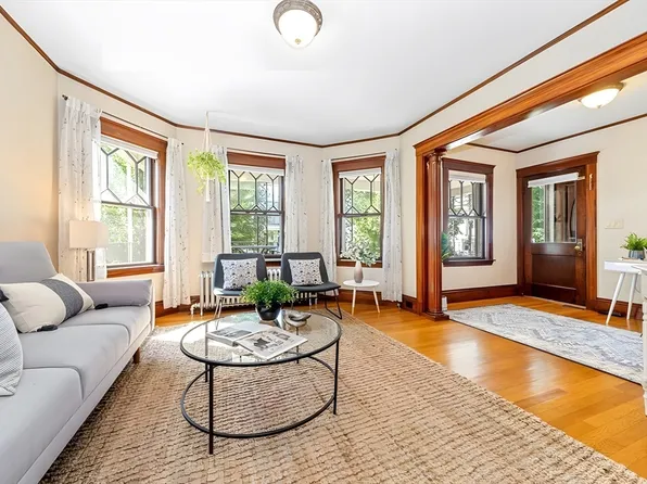 67 Grafton St #1, Arlington, MA 02474