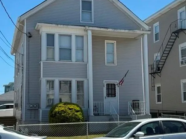 122-124 Tremont St, Central Falls, RI 02863