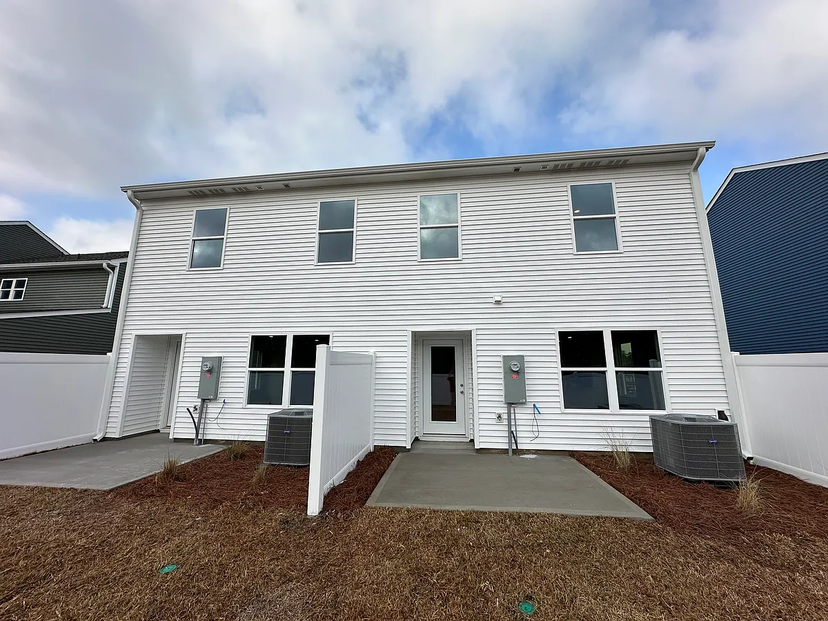 Building Photo - 4214 High Glen Dr