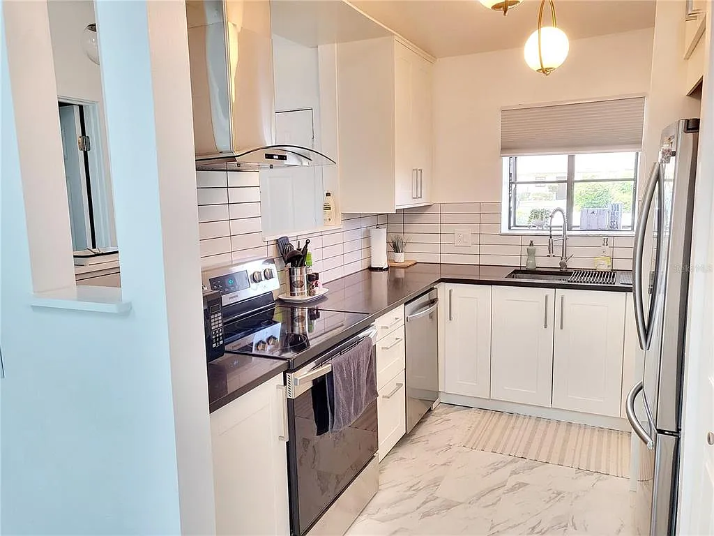 1 bed, 1.0 bath, 693 sqft, $1,800 — Photo 3