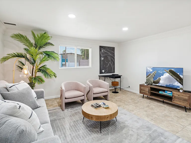 Spacious living room