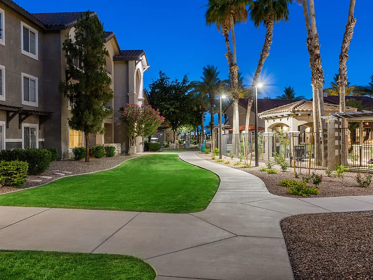 The Highlands at Spectrum offers 1- and 2-bedroom apartments in Gilbert, AZ