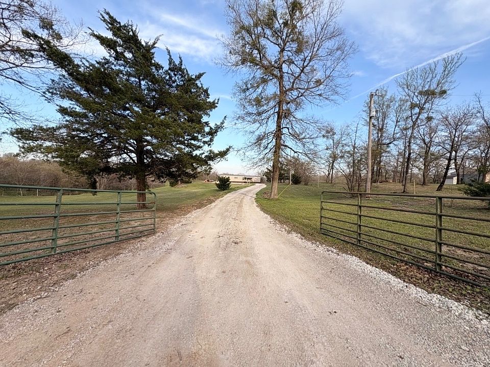 1st image of 320 Riverbluff Rd
