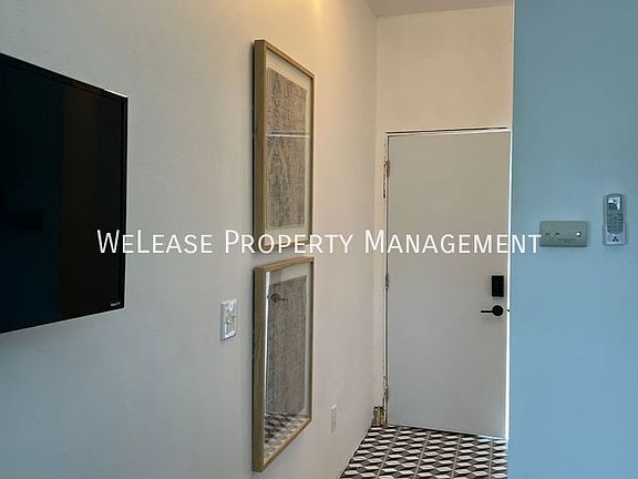 3rd image of 3664 Marlborough Ave