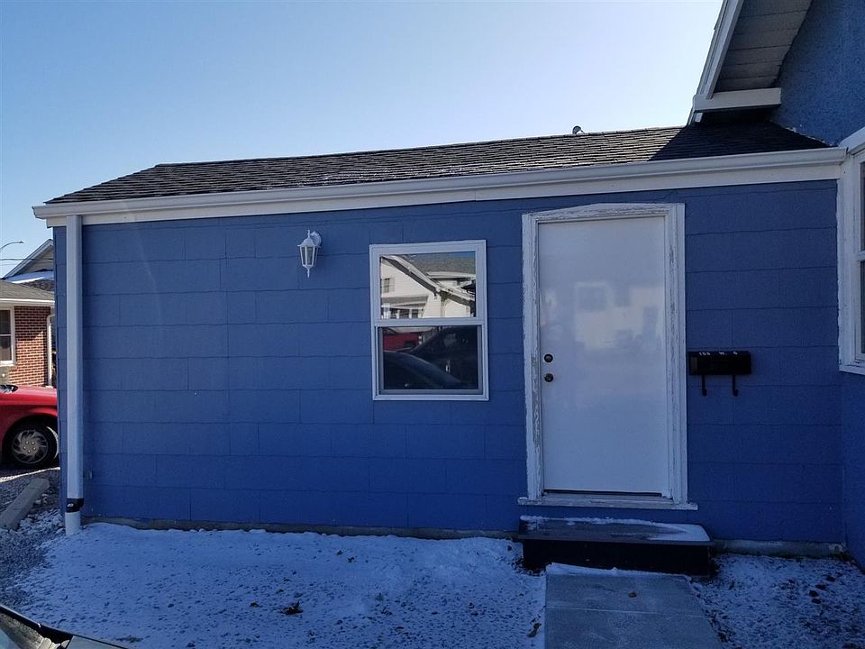1st image of 106 W D St