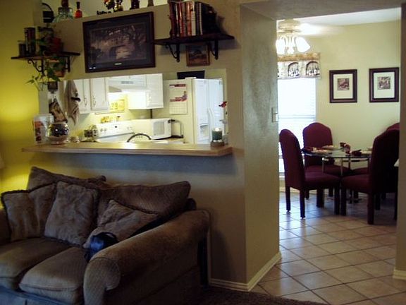 4th image of 2109 Sharpshire Ln