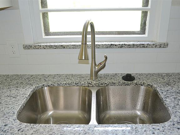5th image of 11905 Gaiter Dr