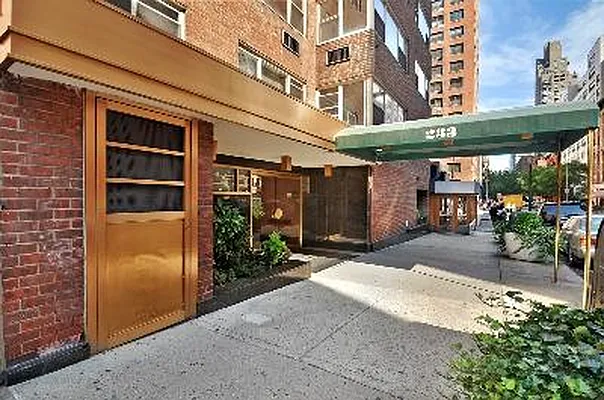 Sold by Corcoran | media 6