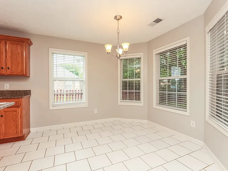 7004 Bridgewater Dr — Photo 6