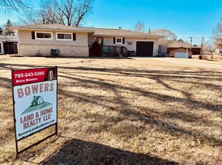 2402 Sunset Dr, Belleville, KS 66935