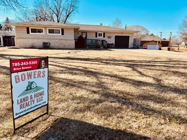 2402 Sunset Dr, Belleville, KS 66935