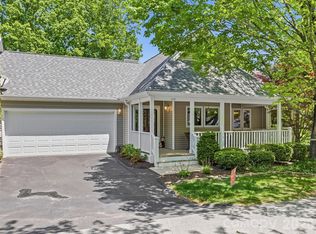 119 Carriage Walk Ln, Hendersonville, NC 28791