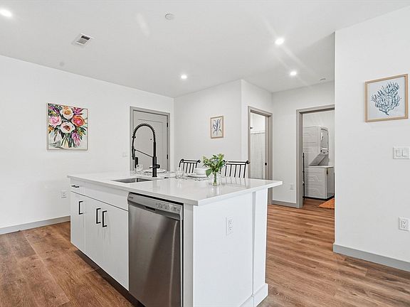 4th image of 203 Lowell St #103