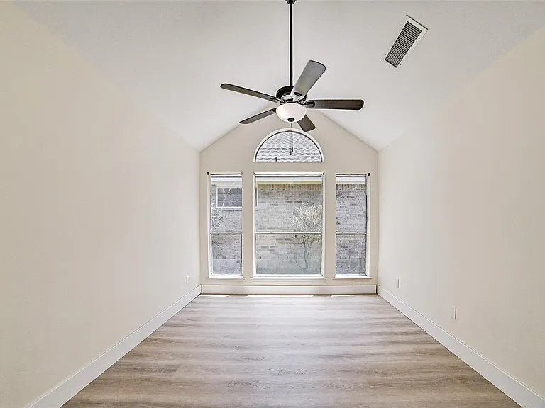 70 Camber Pine Pl — Photo 18