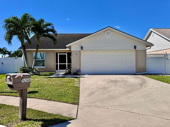 2nd image of 5096 Arbor Glen Cir