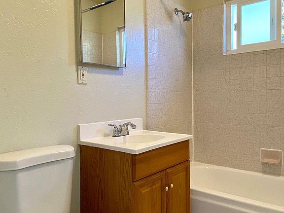 5th image of 1024 S 10th St #B