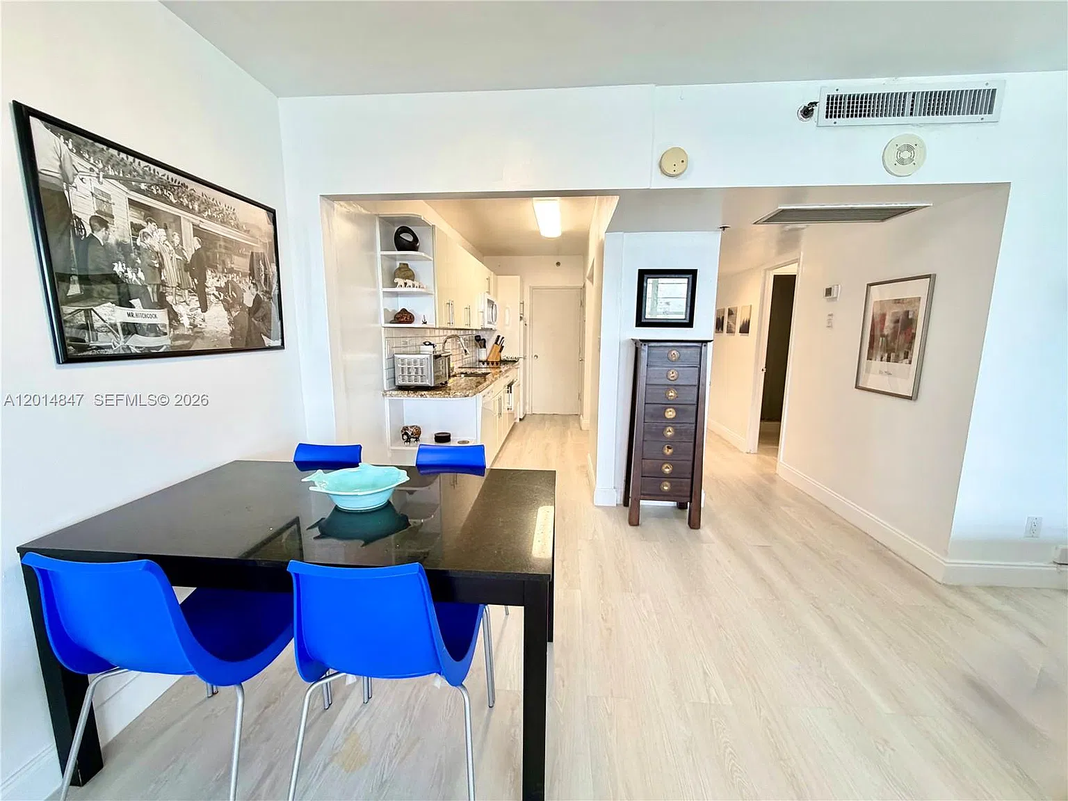 The Decoplage Condo — Photo 4