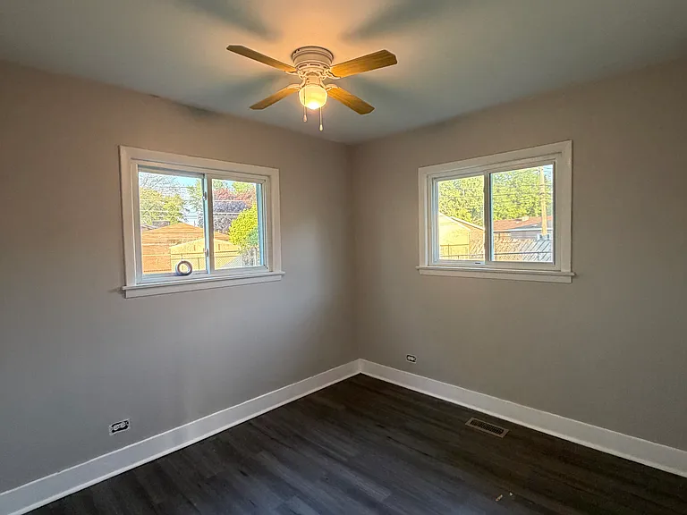 11721 S Keeler Ave — Photo 6