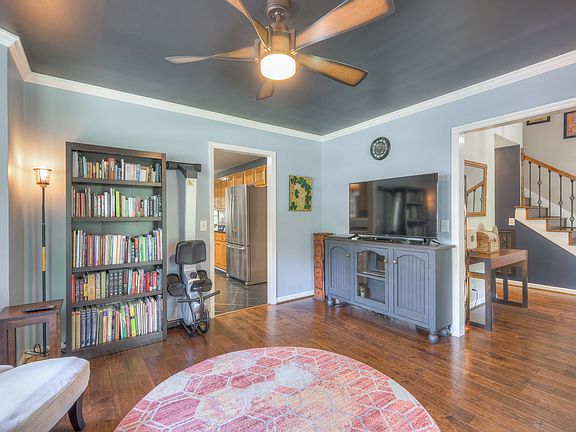 5th image of 858 Matthew Ct
