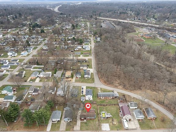 3rd image of 2536 Winton Pl NW