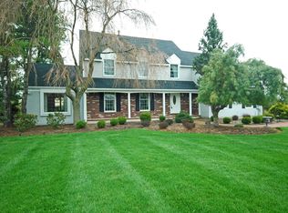 15 Chamberlain Rd, Flemington, NJ 08822