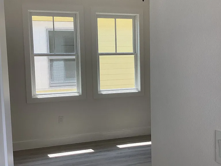 926 E 11th Ave — Photo 10