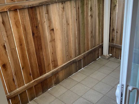 4th image of 1100 39th St APT 104