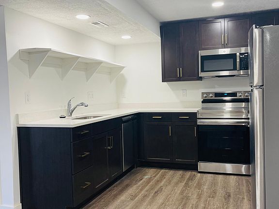 4th image of 15203 S Park Bluff Way