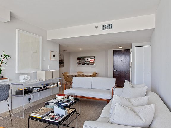 4th image of 1000 W Island Blvd APT 313